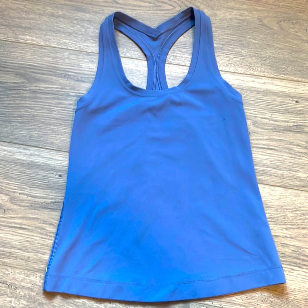 Short cool racerback in water drop